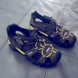 Boys toddler Pediped Flex Canyon sandals brown yellow size 9-9.5